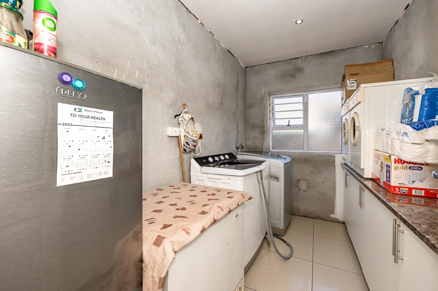 4 Bedroom Property for Sale in Grassy Park Western Cape